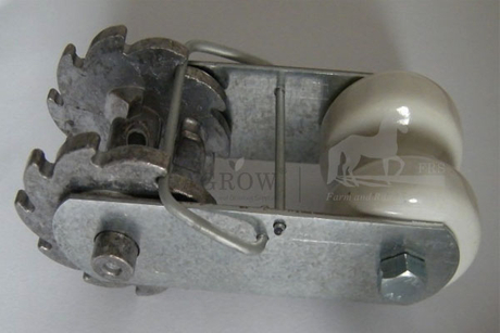 Clipe de arame isolado mola